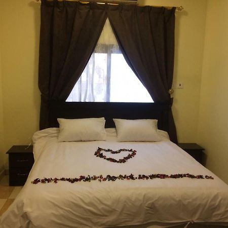 Al Eairy Furnished Apartments - Al Bahah 4 Екстериор снимка