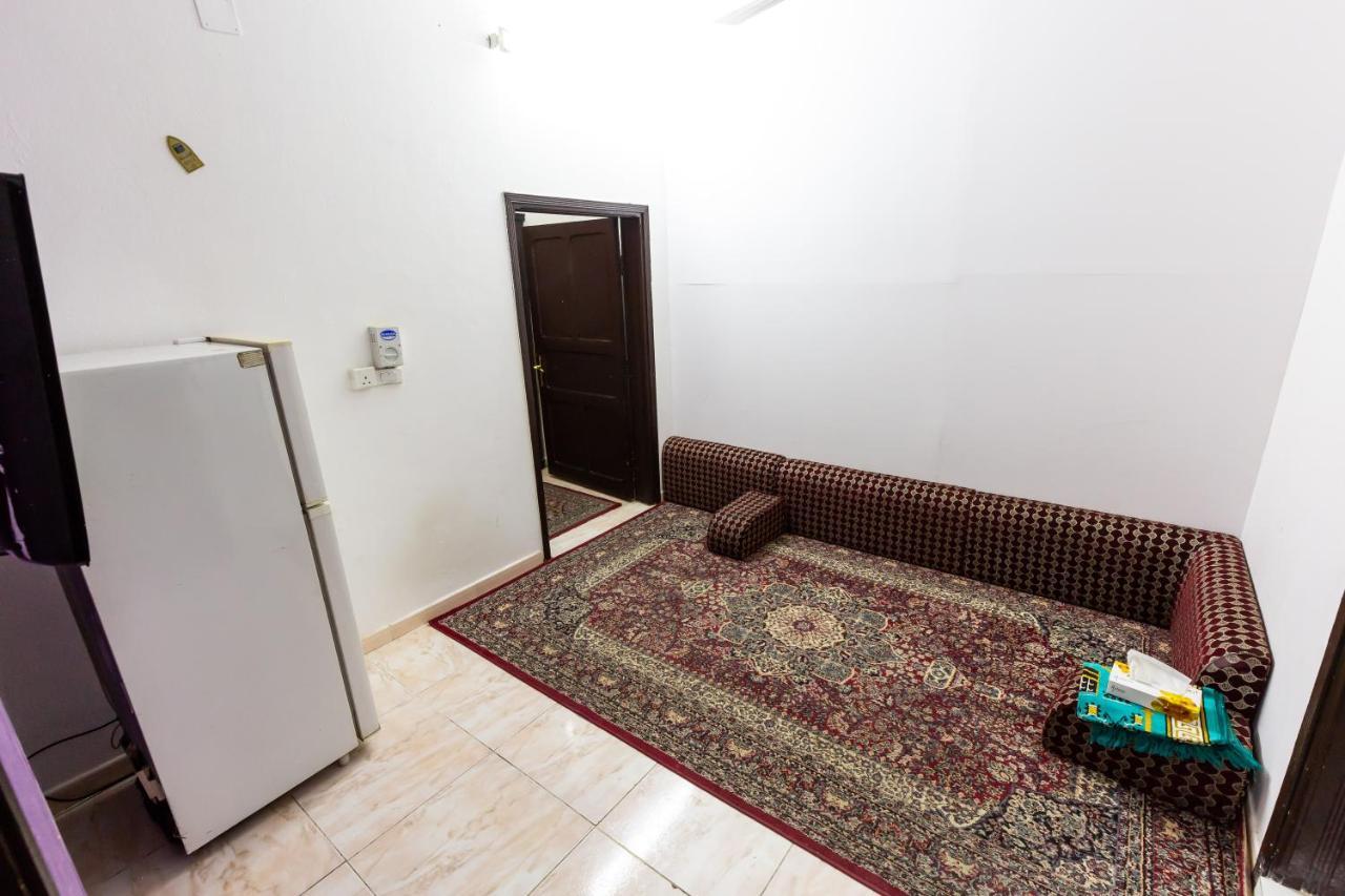 Al Eairy Furnished Apartments - Al Bahah 4 Екстериор снимка